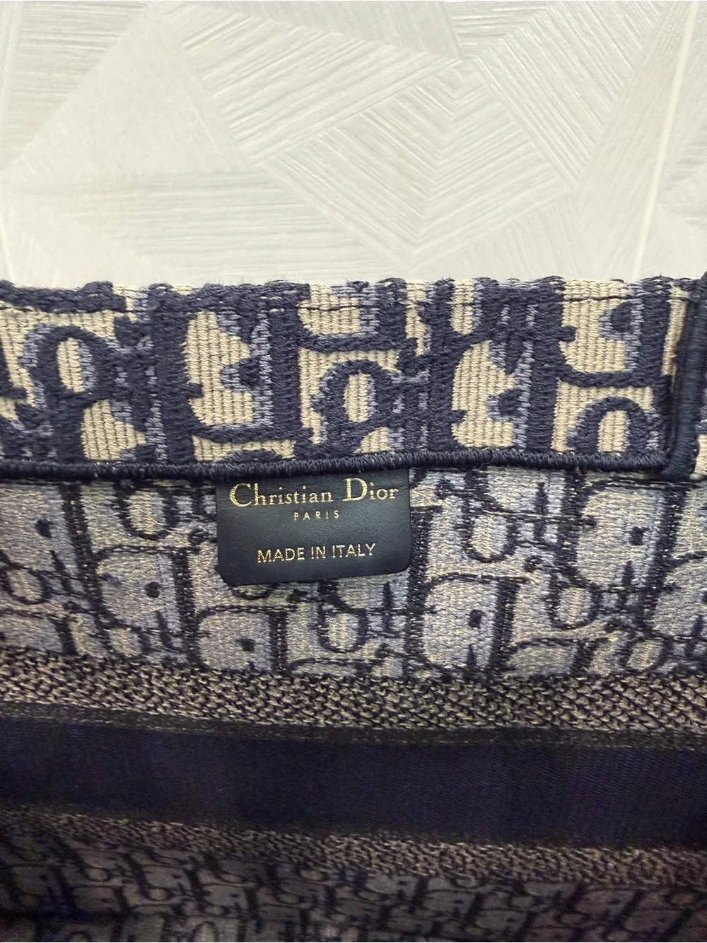 Dior medium book